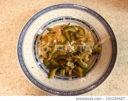 Stir-fry of bitter gourd Stir-fry of bitter gourd 101284487