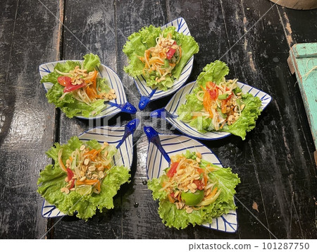 Som Tam Papaya Salad Som Tam Papaya Salad 101287750