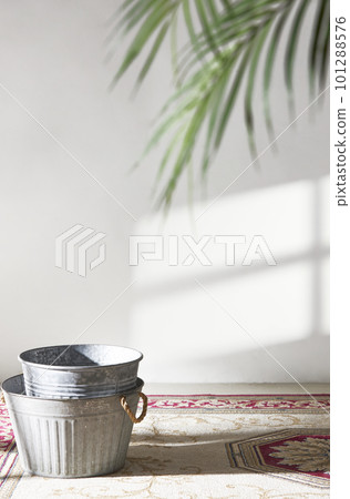 This room has a calm atmosphere with natural light. There are clay pots, glass bottles, coffee and various objects on the table. This room has a calm atmosphere with natural light. There are clay pots, glass bottles, coffee and various objects on the table. 101288576