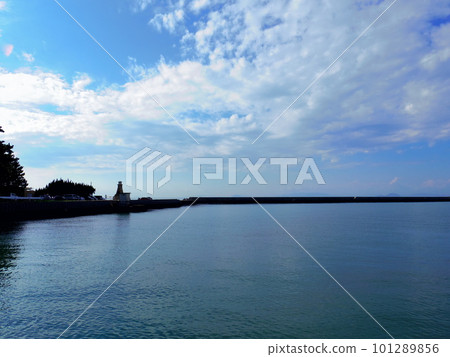 Seto Inland Sea seen from Iyo Port (Iyo City, Ehime Prefecture) Seto Inland Sea seen from Iyo Port (Iyo City, Ehime Prefecture) 101289856