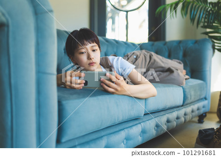 智能手機的女人 101291681