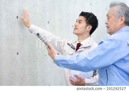 穿工作服的男人 房地產開發商 101292527