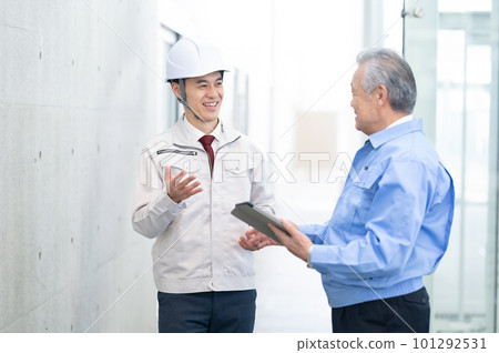 Man in work clothes Real estate developer 101292531