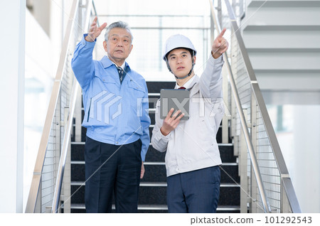 Man in work clothes Real estate developer 101292543