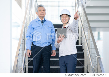 Man in work clothes Real estate developer 101292545