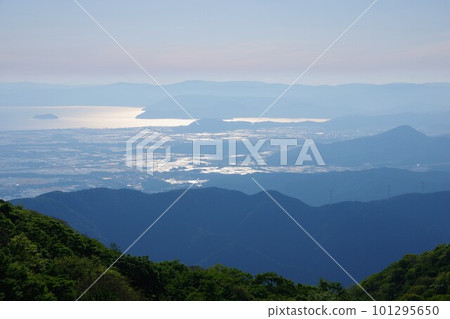 滋賀縣米原市 眺望伊吹山北部 101295650