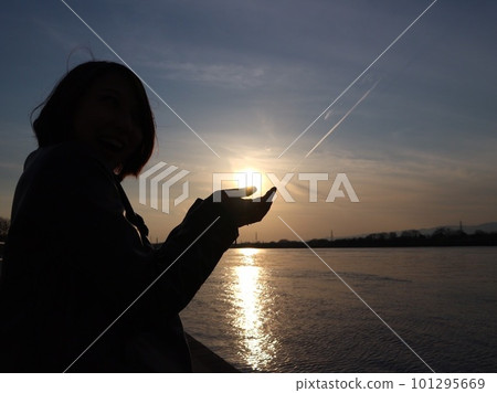 把夕陽放在你的掌心 101295669