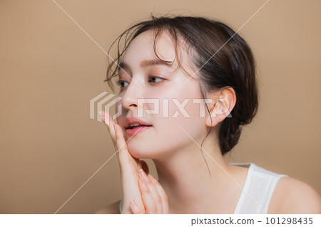 Beauty image of young women Beauty image of young women 101298435