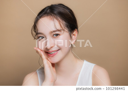 Young woman's beauty image Beige Young woman's beauty image Beige 101298441