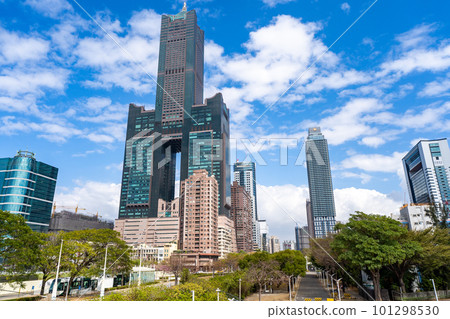 Kaohsiung 85 looking up from Starlight Waterside Park 101298530