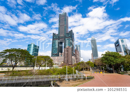 Kaohsiung 85 seen from Starlight Waterside Park 101298531