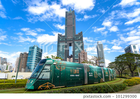 高雄輕軌由高雄 85 及高雄展覽館出發 台灣高雄市 101299300