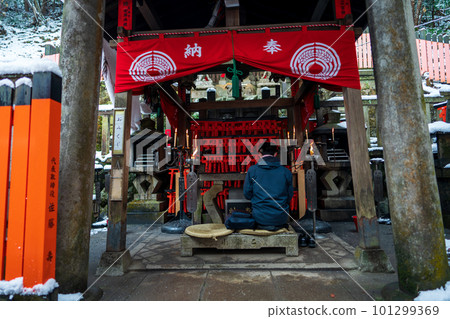 Construction site of the Shin-Meishin Expressway in Hirakata City, Osaka Prefecture 101299369