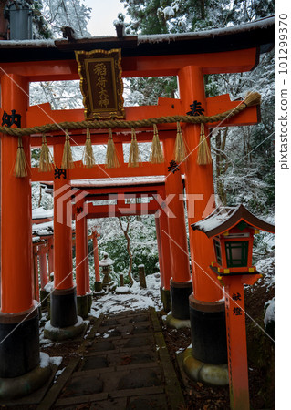Construction site of the Shin-Meishin Expressway in Hirakata City, Osaka Prefecture Construction site of the Shin-Meishin Expressway in Hirakata City, Osaka Prefecture 101299370
