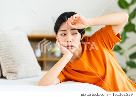 Annoyed young woman Annoyed young woman 101301539