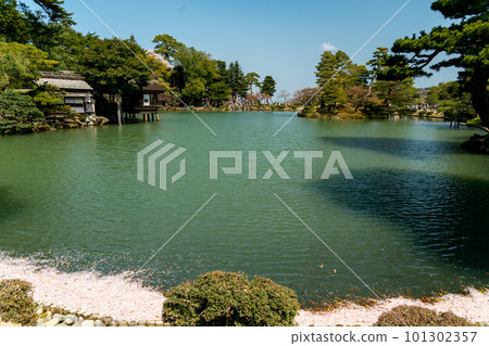兼六園、霞池內橋亭 兼六園、霞池內橋亭 101302357