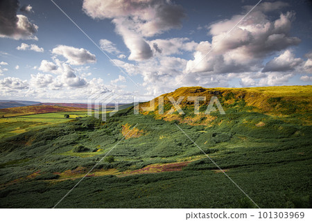 Amazing landscape and nature of Peak district National Park 101303969