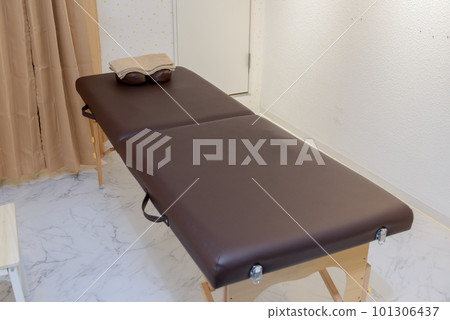 Massage bed 101306437