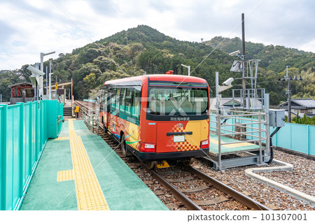 [Asa Kaigan Railway] DMV in railway mode 101307001