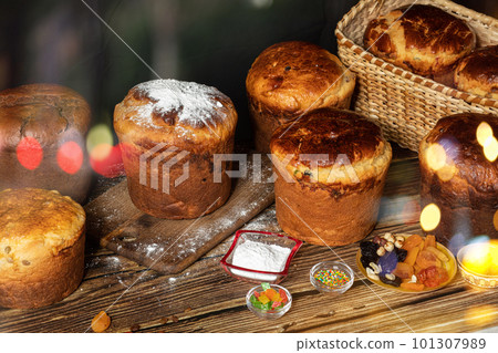Easter cakes on a dark background. 101307989