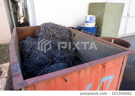 Shavings placed in an ironworks 101308982