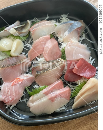 生魚片拼盤 生魚片拼盤 101309095