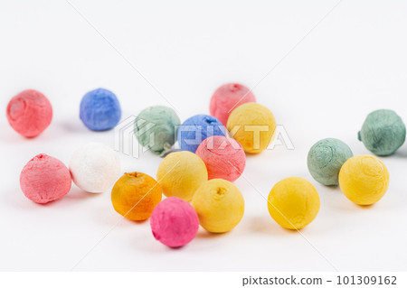 Colored Styrofoam balls Decorative Polystyrene Spheres Baubles 101309162