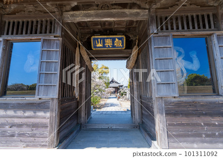 《福岡縣》築後市光明寺石九層塔對馬 101311092