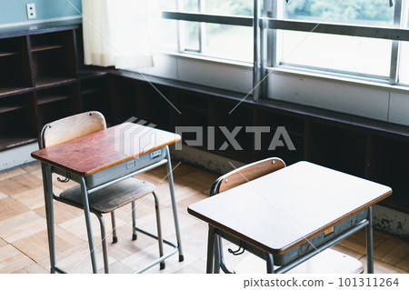 front and rear seats in the classroom 101311264