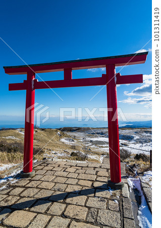 Japan Torii of Hakone Motomiya at the summit of Mt. Komagatake in Hakone-machi, Ashigarashimo-gun, Kanagawa Prefecture Japan Torii of Hakone Motomiya at the summit of Mt. Komagatake in Hakone-machi, Ashigarashimo-gun, Kanagawa Prefecture 101311419