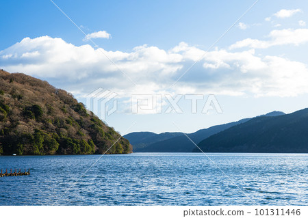 Lake Ashinoko from Togendai Port in Hakone-machi, Ashigarashimo-gun, Kanagawa Prefecture, Japan 101311446