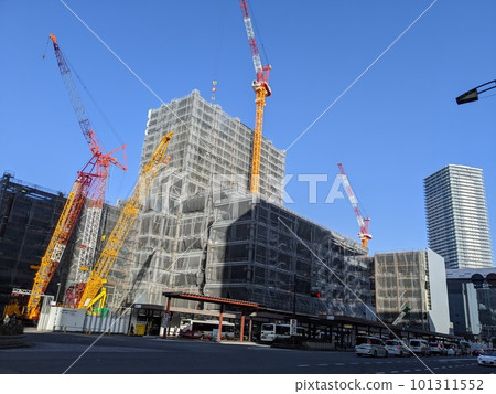 Construction site with skyscrapers under construction (in front of Hiroshima Station) 101311552