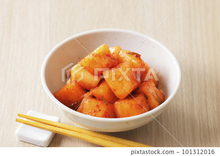 Kakuteki kimchi served on a side dish 101312016