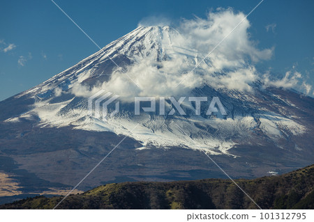 從日本神奈川縣足柄下郡箱根町的箱根索道大涌谷站看到的富士山 101312795