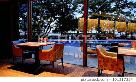 window restaurant 101317334