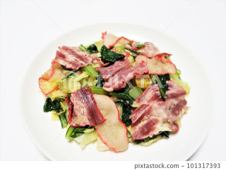 Stir-fried whale meat bacon and vegetables (komatsuna cabbage) Stir-fried whale meat bacon and vegetables (komatsuna cabbage) 101317393