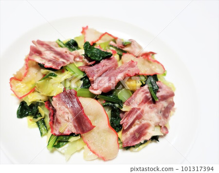 Stir-fried whale meat bacon and vegetables (komatsuna cabbage) Stir-fried whale meat bacon and vegetables (komatsuna cabbage) 101317394