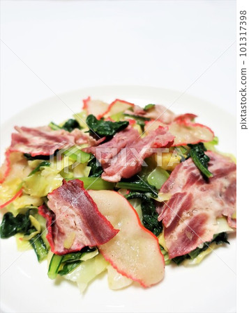 Stir-fried whale meat bacon and vegetables (komatsuna cabbage) Stir-fried whale meat bacon and vegetables (komatsuna cabbage) 101317398