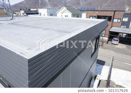 因雪害而凹陷的屋簷鳥瞰圖（房屋改造前後） 101317626