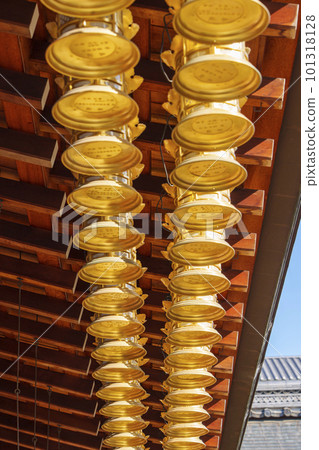 Toji, Saiin, Dainichido, rows of hanging lanterns 101318128