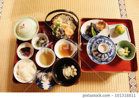 虔誠的食物 101318811