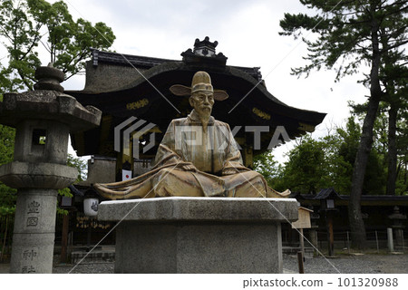 豐國神社豐臣秀吉像（清水燒）和唐門 101320988