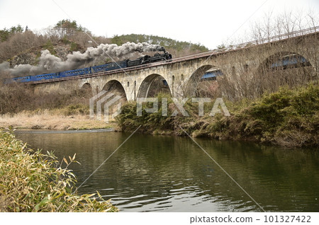 Tatsusobe River Bridge on the Kamaishi Line, where steam locomotives also run Tatsusobe River Bridge on the Kamaishi Line, where steam locomotives also run 101327422