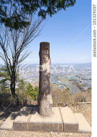 The summit of Mt. Hatobuki (Kani City, Gifu Prefecture) The summit of Mt. Hatobuki (Kani City, Gifu Prefecture) 101329397
