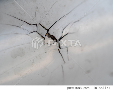 Extreme dents and Paint cracks are dislodged from parts of the accident car 101331137