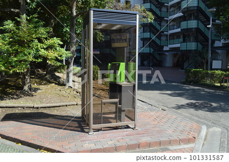 安裝在室外的公用電話 101331587