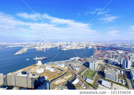 View from Sakishima Cosmo Tower, Osaka Prefecture (toward Osaka Nanko Container Terminal) 101333630