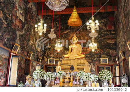[Bangkok] Wat Arun Buddha statue 101336042