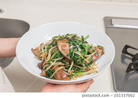 【完成炒餛飩】 101337002