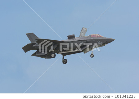 英國皇家空軍 F-35B 閃電 II 著陸姿勢 英國皇家空軍 F-35B 閃電 II 著陸姿勢 101341223